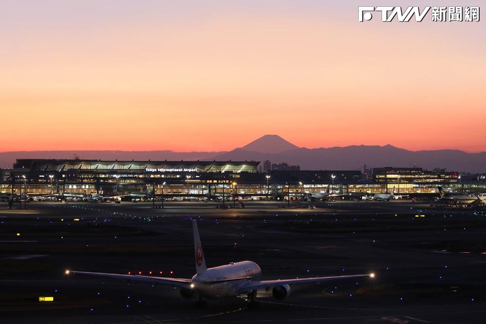 羽田機場驚魂！英國航空班機起飛前客艙竄煙