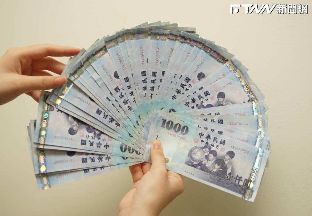 當「全付男」慘被女友戴綠帽！他努力存到一