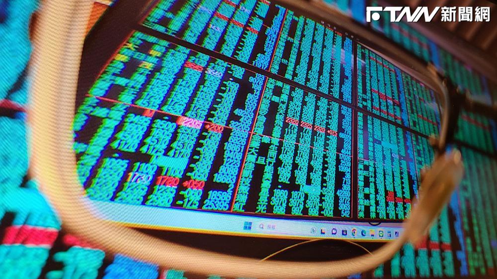 聯發科、日月光慘崩5%！台積電挫65元至